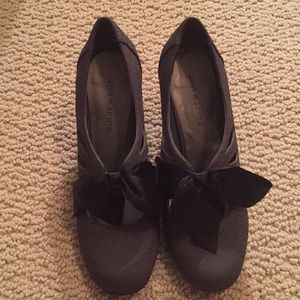 Ann Marino heals size 7.5